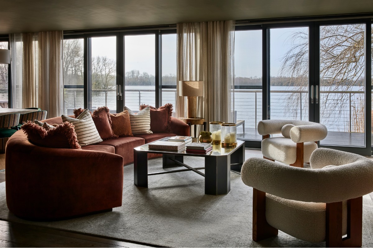 Bowmore Lodge: Modern Design in the Cotswolds